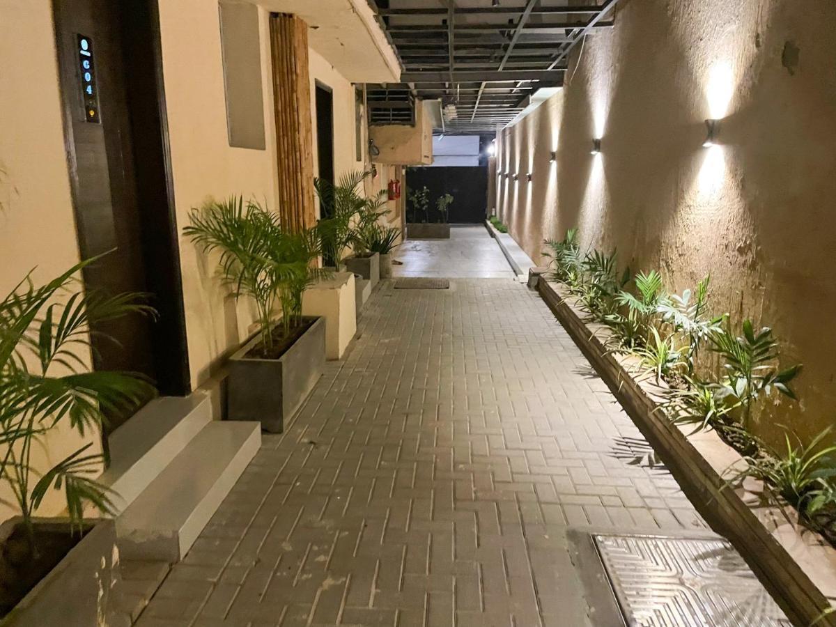 ホテル Hamsun Shahrah-E-Faisal カラチ エクステリア 写真