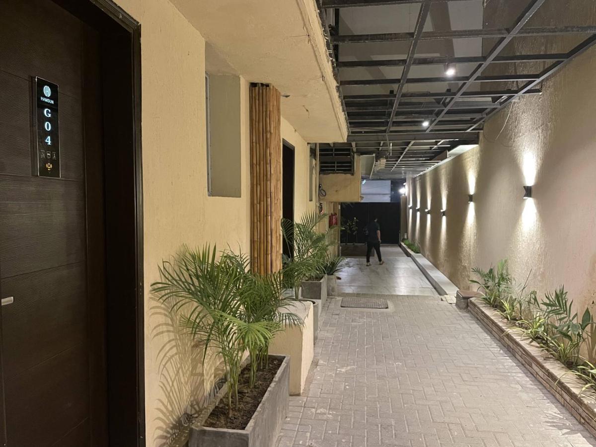 ホテル Hamsun Shahrah-E-Faisal カラチ エクステリア 写真